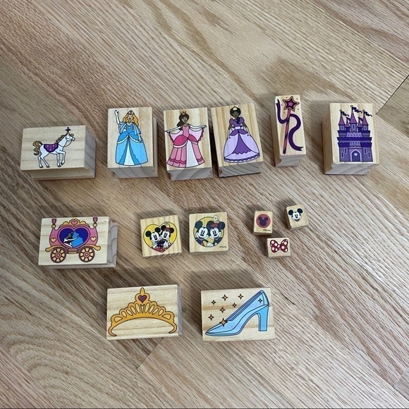 Disney Wooden Stamp Set Cinderella Mickey Minnie - Picture 1 of 3